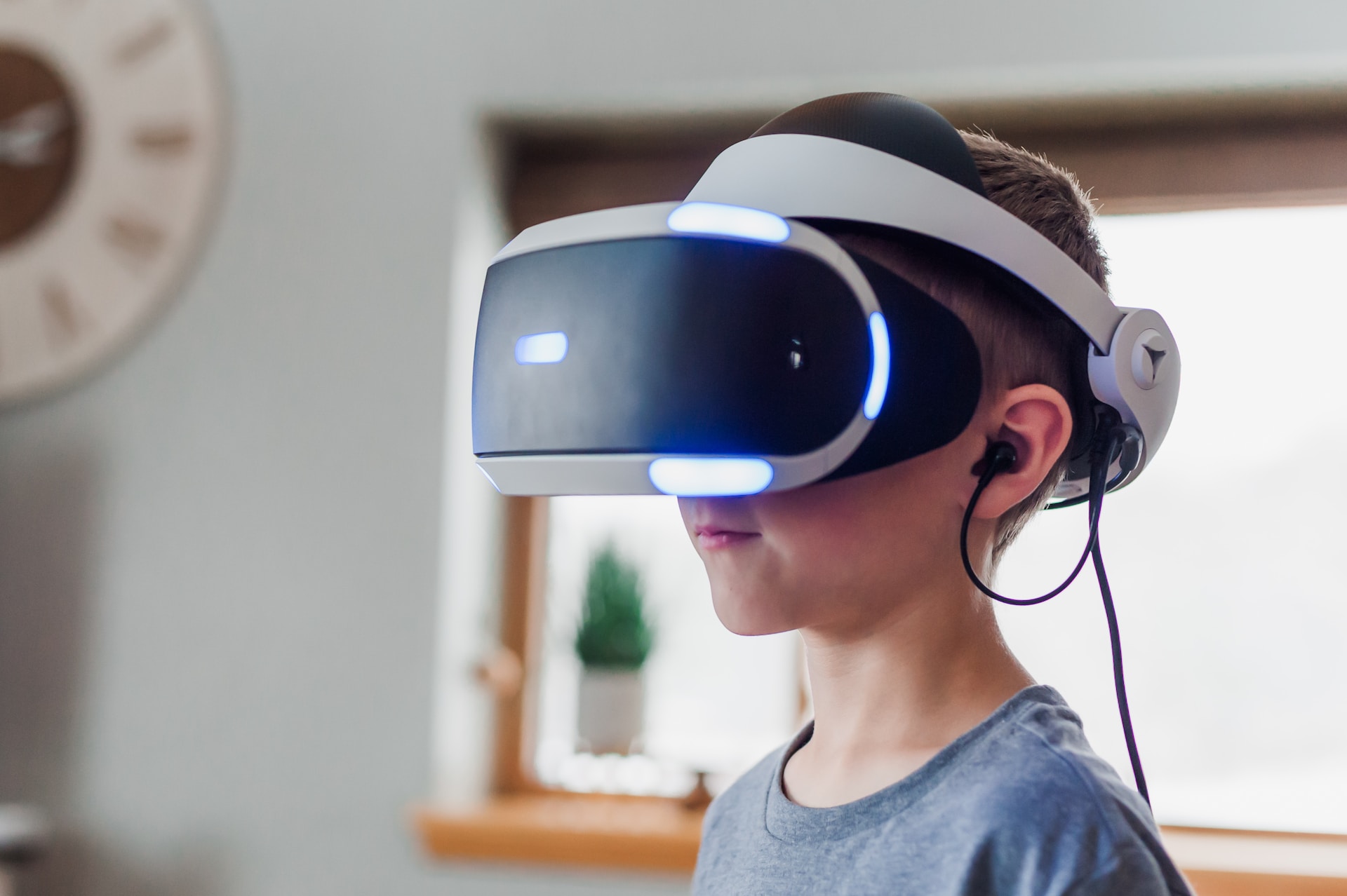 Meta urged to ban minors from virtual world
